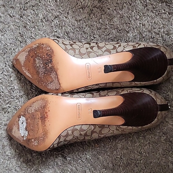 Coach Heels - Picture 5 of 5